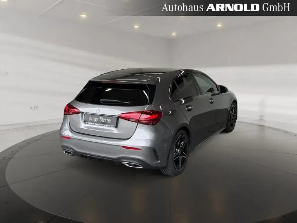 Gebraucht Mercedes A250 AMG line 224 PS (164 kW) 2024 Grau (mountaingrau) Limousine