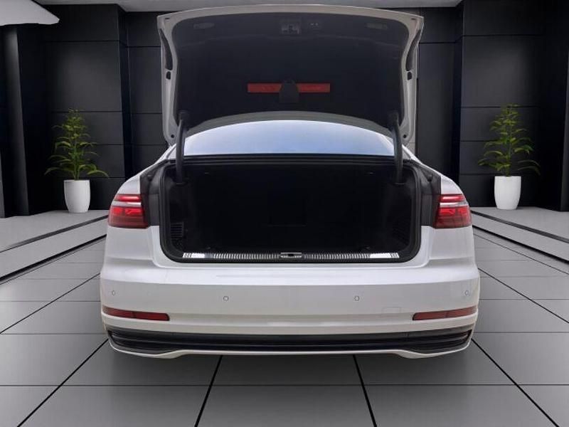 Gebraucht Audi A8 Ambiente 210 PS (154 kW) 2022 Andere Limousine