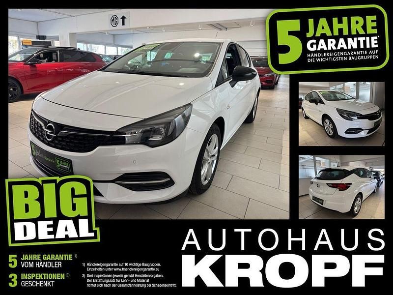 Schneeweiss/summitwhite/arctic Gebraucht 2021 Opel Astra Edition Limousine | 15.790 € (Guter Preis) - Bild 1/4