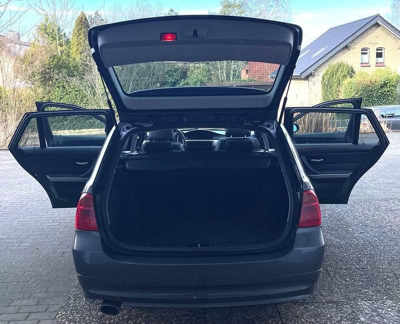 Second-hand BMW 320 Performance 177 CP (130 kW) 2008 Negru Break