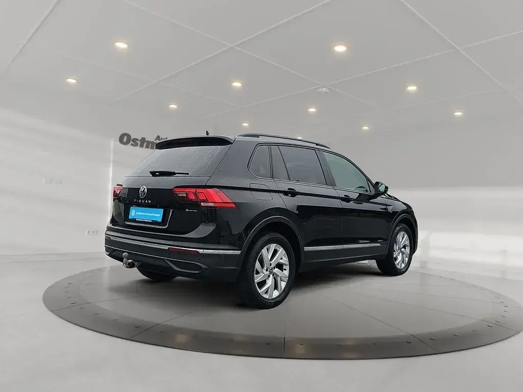 Gebraucht VW Tiguan Life 150 PS (110 kW) 2022 Schwarz SUV