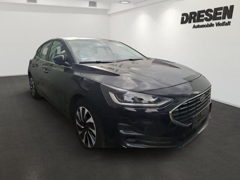 Gebraucht Ford Focus Titanium 125 PS (91 kW) 2024 Schwarz Limousine
