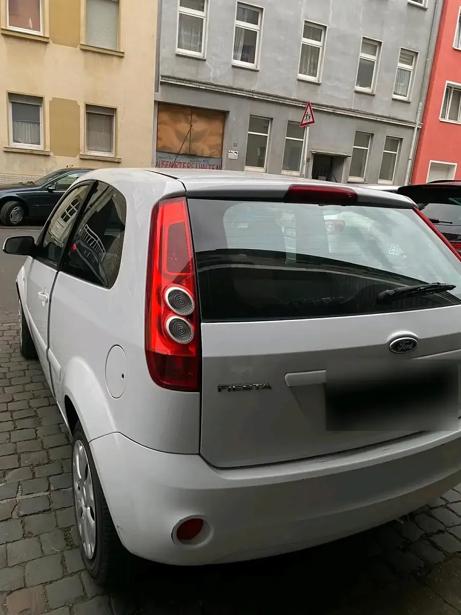 Usata Ford Fiesta 84 CV (61 kW) 2008 Bianco Utilitaria