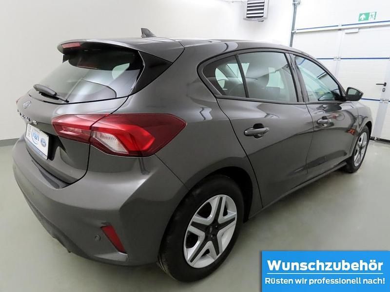 Gebraucht Ford Focus 120 PS (88 kW) 2022 Grau Limousine