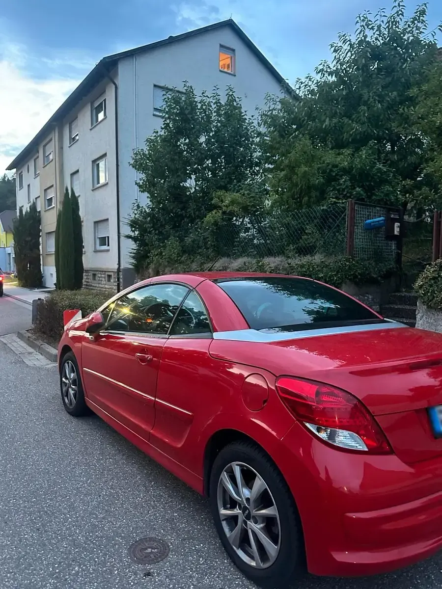 Gebraucht Peugeot 207 CC 120 PS (88 kW) 2012 Rot Cabrio