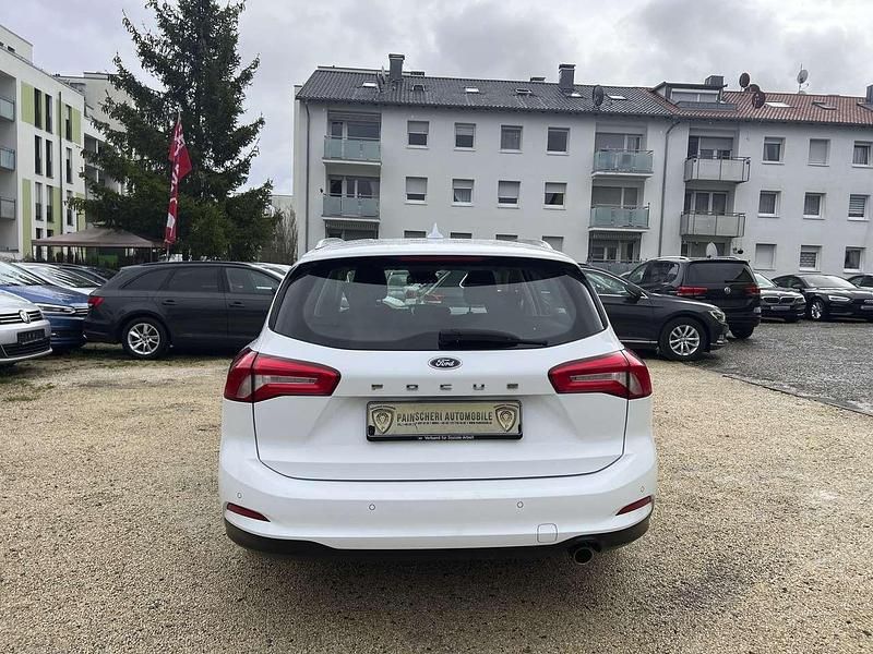 Gebraucht Ford Focus Cool & Connect 120 PS (88 kW) 2020 Frozen white Kombi