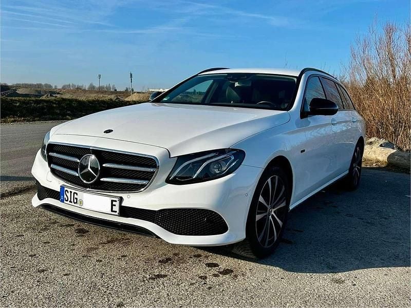Weiß Gebraucht 2019 Mercedes E300 Kombi | 23.500 € (Guter Preis) - Bild 1/4