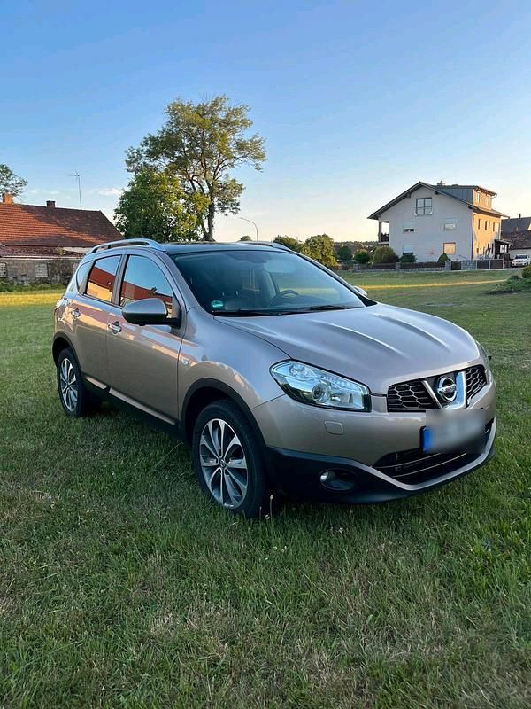 Braun Gebraucht 2013 Nissan Qashqai SUV | 7.800 € (Guter Preis) - Bild 1/4