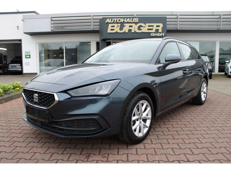 Grau Gebraucht 2023 Seat Leon ST Style Kombi | 23.670 € (Fairer Preis) - Bild 1/4