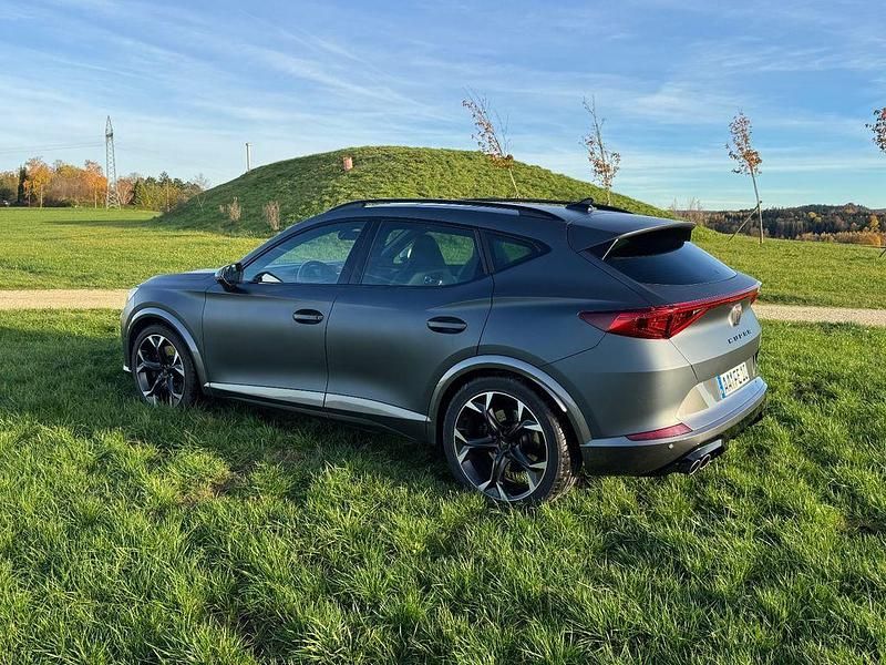 Grau Gebraucht 2021 Cupra Formentor SUV | 32.900 € (Etwas zu teuer) - Bild 1/4