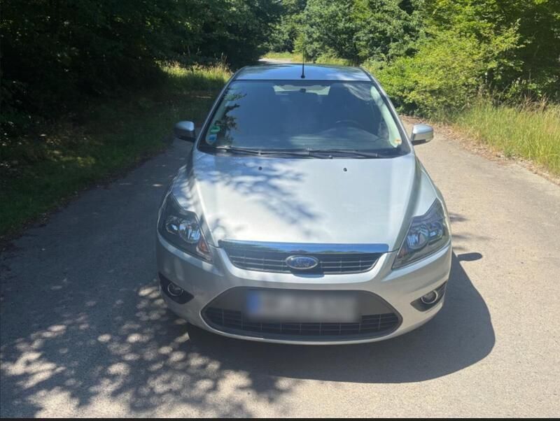 Silber Gebraucht 2009 Ford Focus Sport Limousine | 3.800 € (Fairer Preis) - Bild 1/4