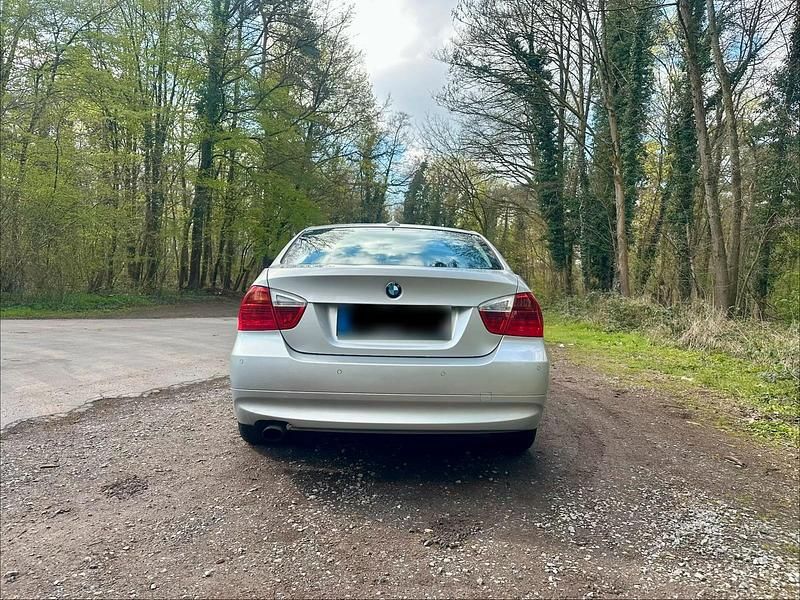 Gebraucht BMW 320 163 PS (119 kW) 2006 Silber Limousine