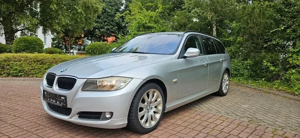 Gebraucht BMW 320 Exclusive 184 PS (135 kW) 2012 Silber Kombi