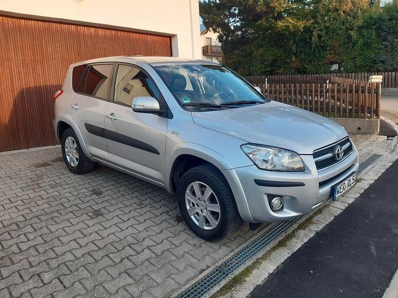 Silber Gebraucht 2009 Toyota RAV4 Executive SUV | 10.500 € (Fairer Preis) - Bild 1/4