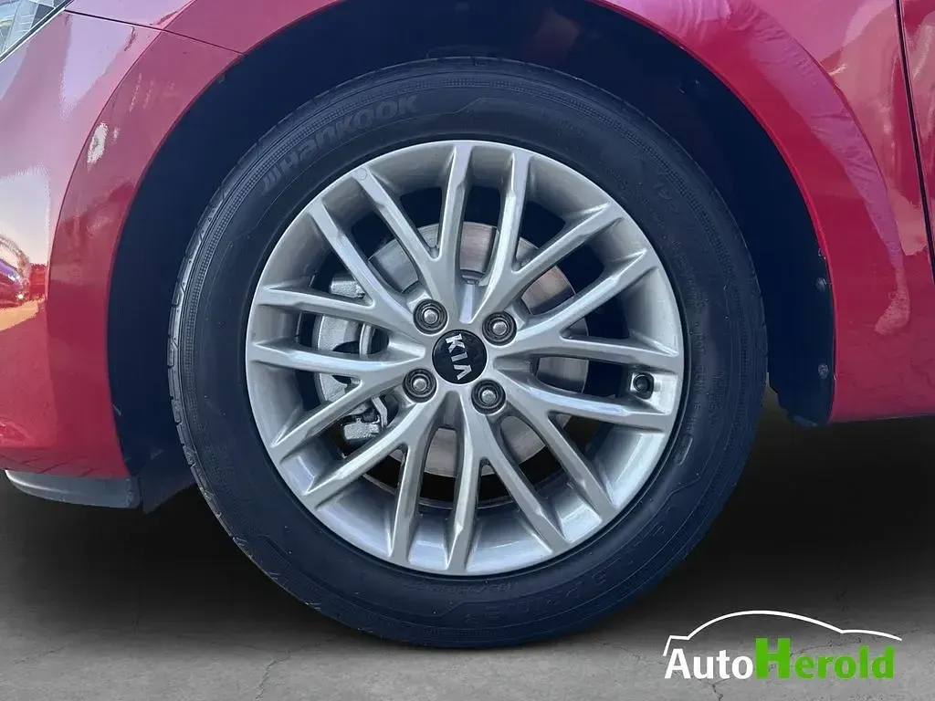 Gebraucht Kia Rio Spirit 101 PS (74 kW) 2017 Signal red Limousine