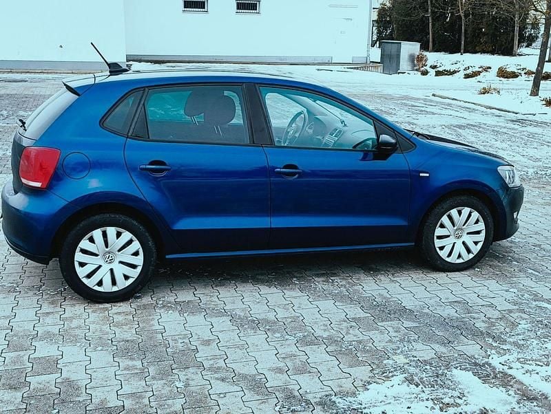 Blau Gebraucht 2012 VW Polo Comfortline Kleinwagen | 3.400 € (Guter Preis) - Bild 1/4