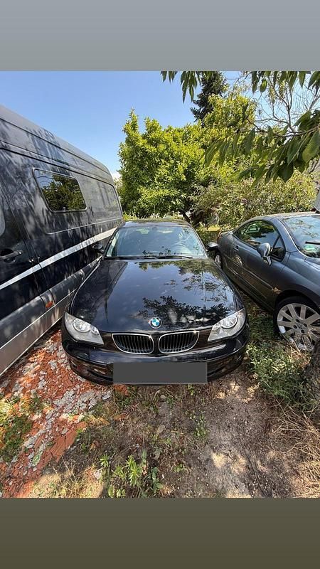 Schwarz Gebraucht 2007 BMW 116 Kleinwagen | 950 € - Bild 1/4