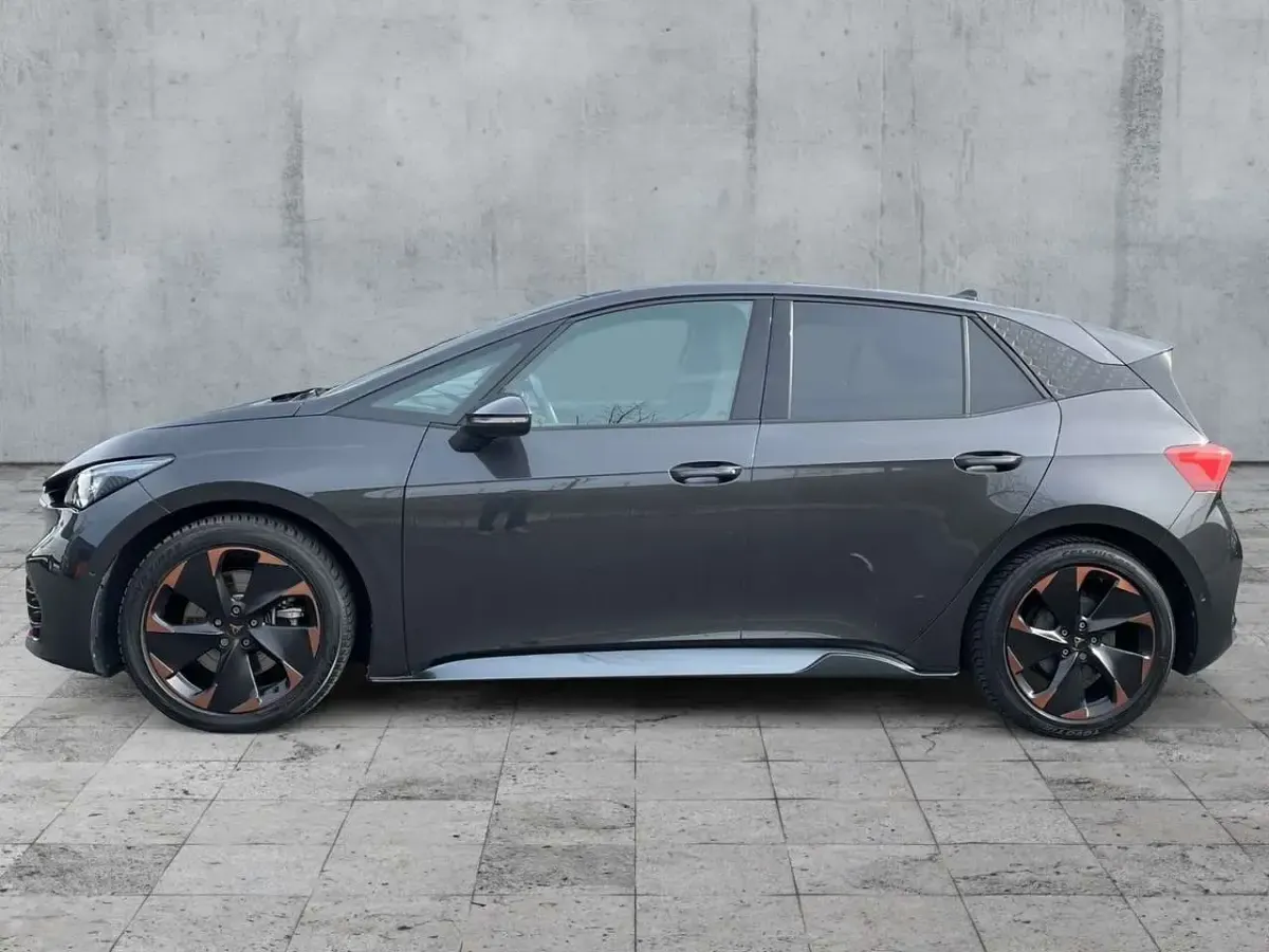 Używany Cupra Born 169 kW (231 KM) 2022 Szary Hatchback