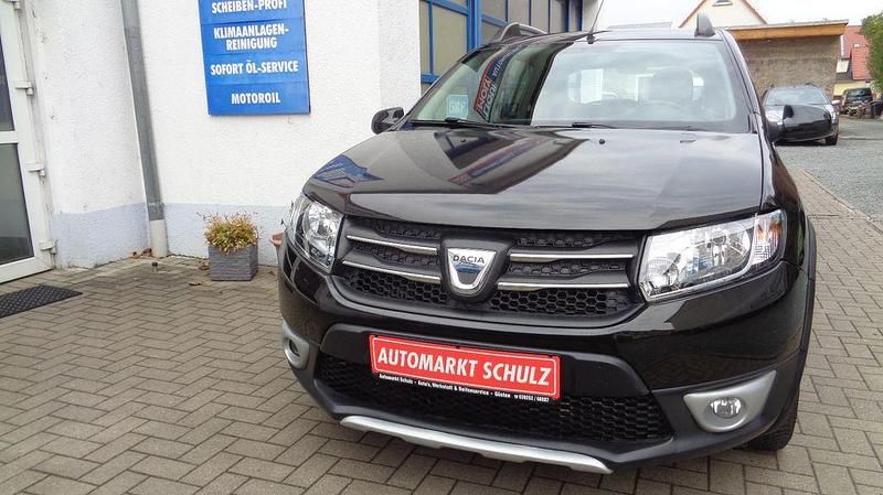 Gebraucht Dacia Sandero Prestige 90 PS (66 kW) 2015 Schwarz Limousine