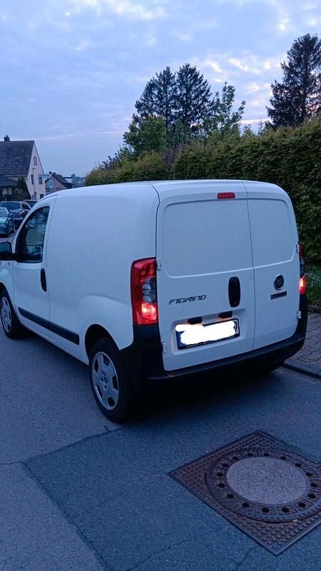 Gebraucht Fiat Fiorino 80 PS (58 kW) 2018 Weiß Van / Kleinbus