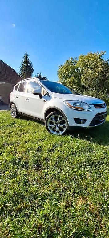 Weiß Gebraucht 2010 Ford Kuga Titanium SUV | 4.800 € (Guter Preis) - Bild 1/4