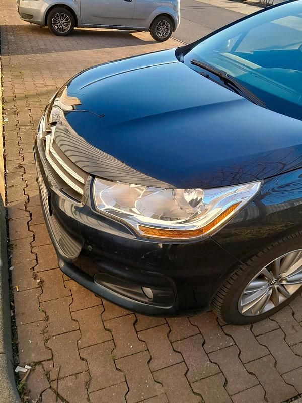 Gebraucht Citroën C4 112 PS (82 kW) 2012 Blau Limousine