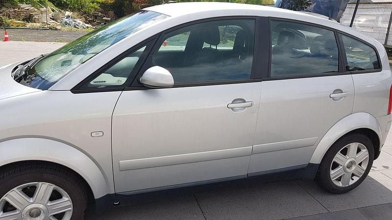 Usata Audi A2 75 CV (55 kW) 2004 Argento Utilitaria