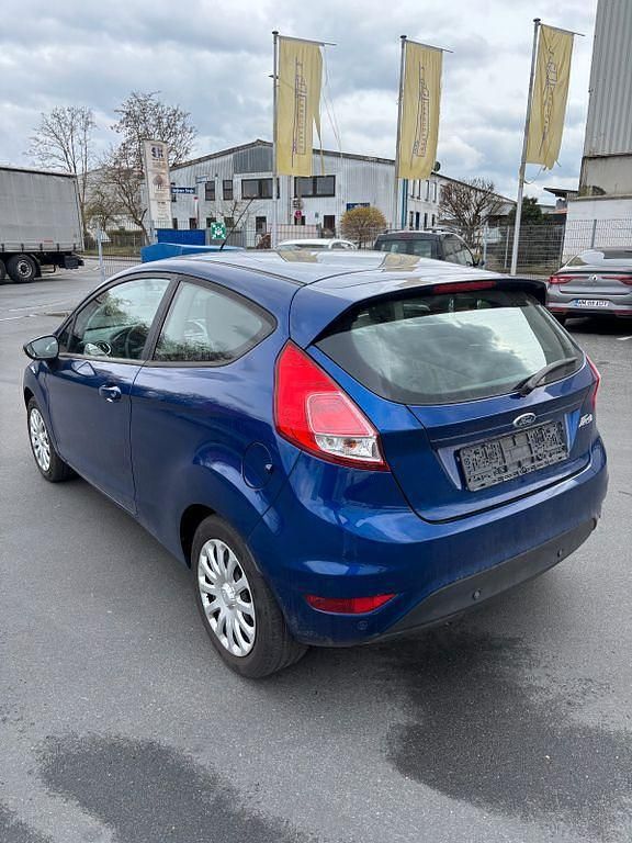 Gebraucht Ford Fiesta 60 PS (44 kW) 2015 Blau Kleinwagen