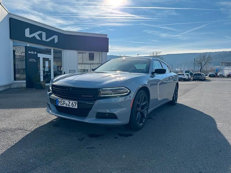 Grau Gebraucht 2021 Dodge Charger SXT Limousine | 19.999 € - Bild 1/4