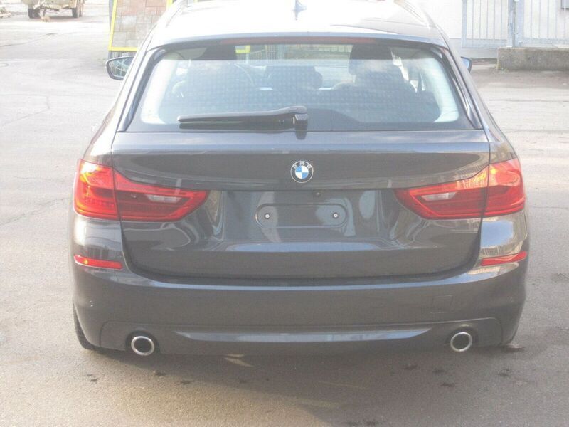 Gebraucht BMW 520 190 PS (139 kW) 2019 Grau Kombi