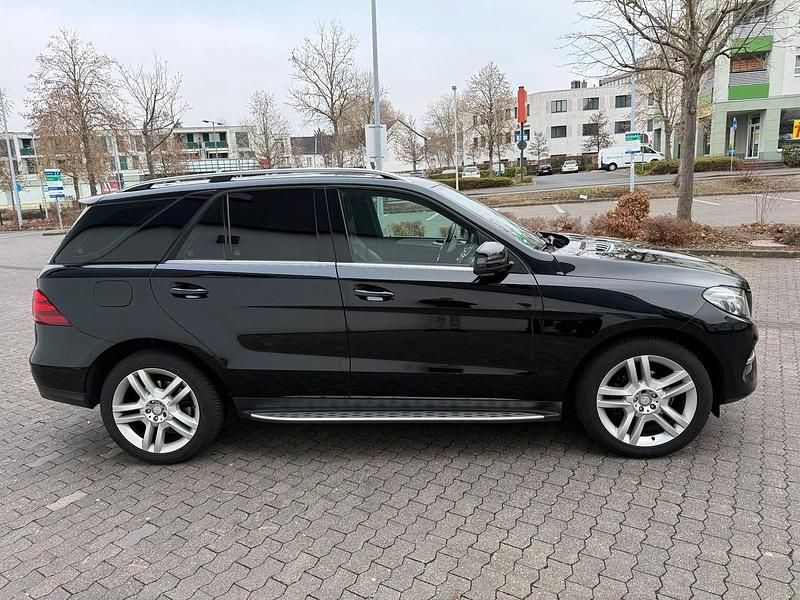 Gebraucht Mercedes GLE250 204 PS (150 kW) 2016 Schwarz SUV