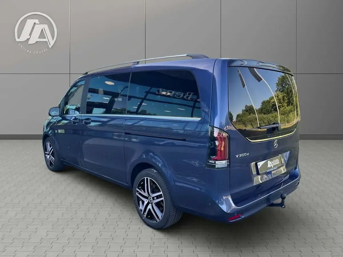 Gebraucht Mercedes V300 Avantgarde 237 PS (174 kW) 2025 Blau Van / Kleinbus