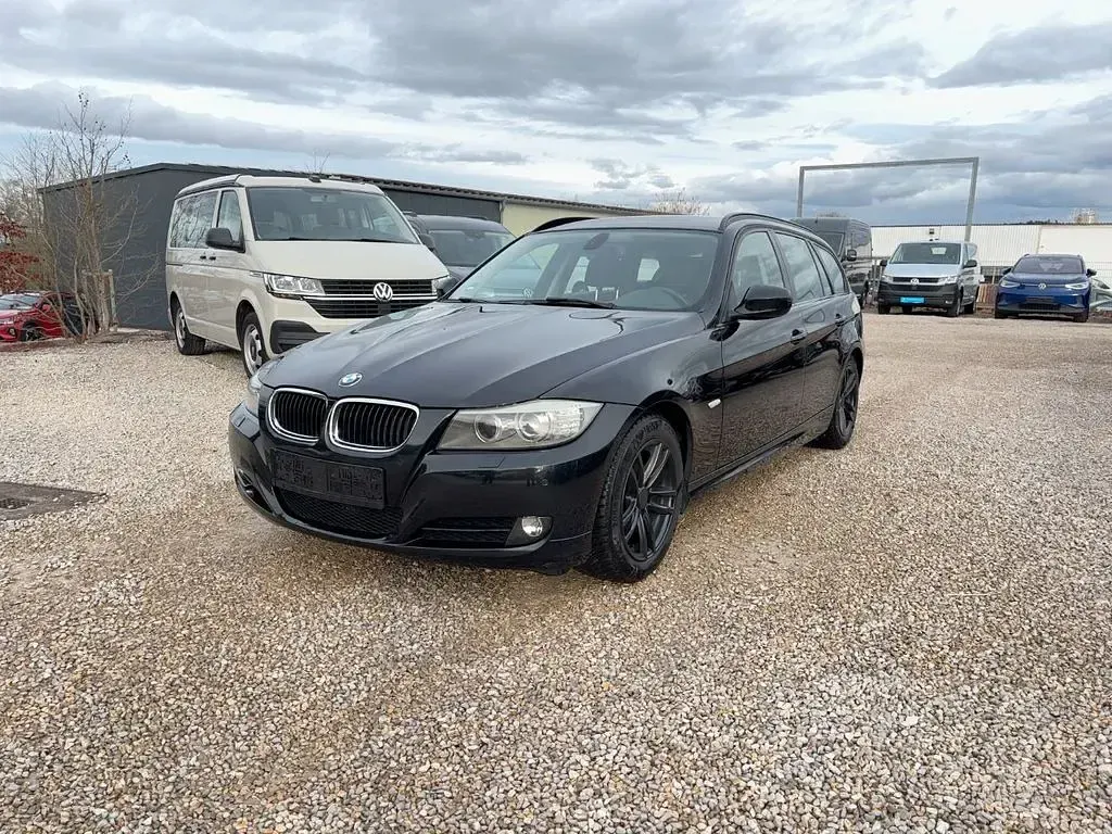 Gebraucht BMW 320 170 PS (125 kW) 2011 Schwarz Kombi