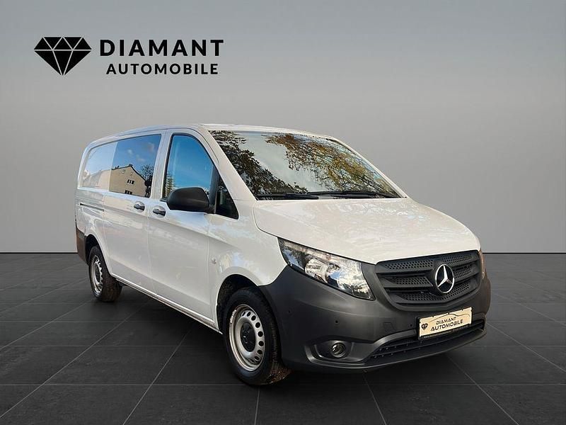 Weiß Gebraucht 2022 Mercedes Vito Limousine | 28.990 € (Fairer Preis) - Bild 1/4