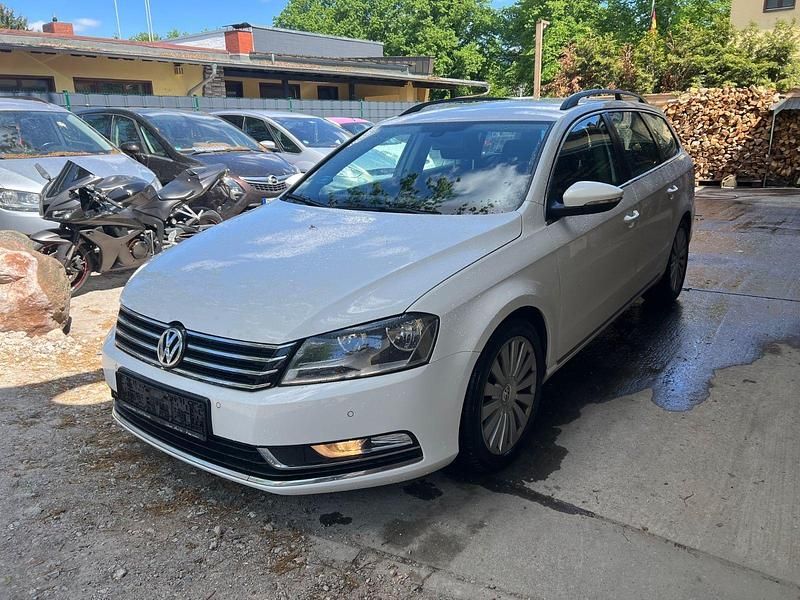 Gebraucht VW Passat Comfortline 170 PS (125 kW) 2011 Weiß Kombi