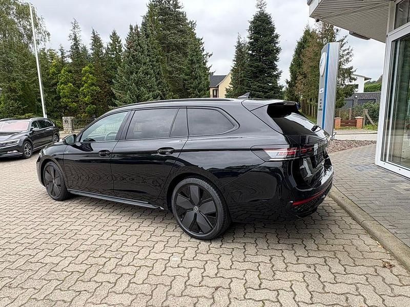 Gebraucht VW Passat Style 193 PS (141 kW) 2024 Schwarz Kombi