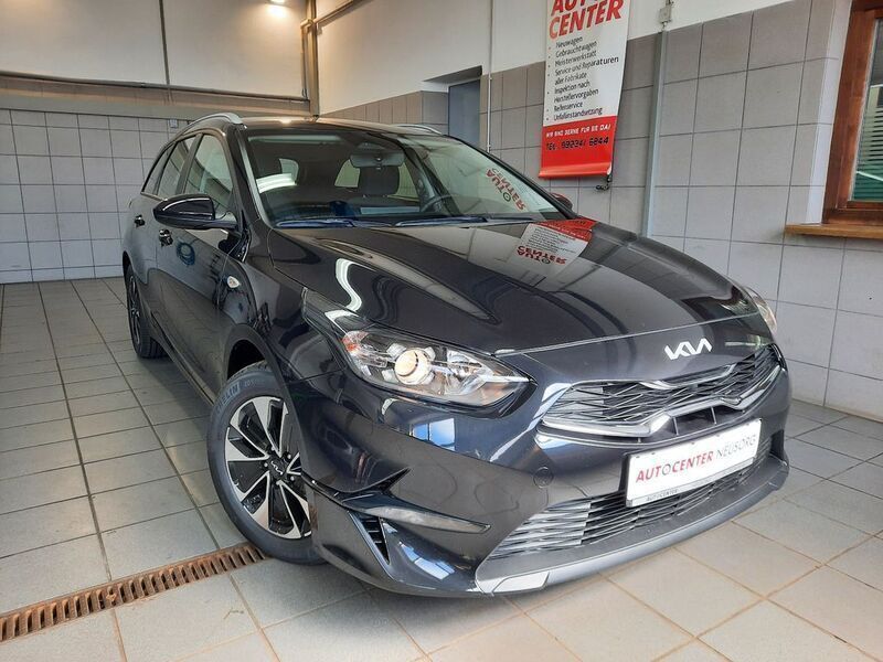 Schwarz Neu 2024 Kia Ceed Sportswagon Kombi | 22.800 € (Guter Preis) - Bild 1/4