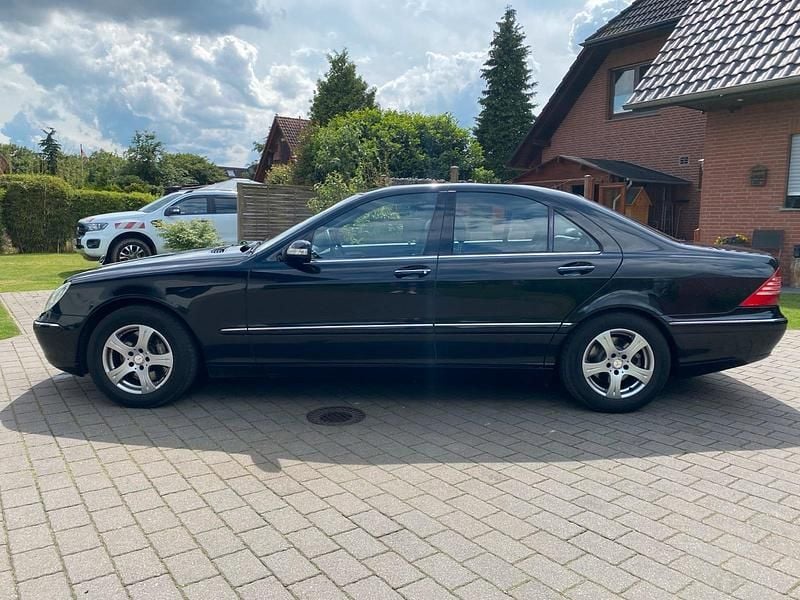 Second-hand Mercedes S320 204 CP (150 kW) 2003 Negru Berlinǎ