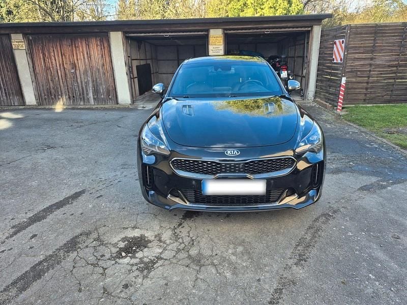 Gebraucht Kia Stinger 200 PS (147 kW) 2018 Schwarz Kleinwagen