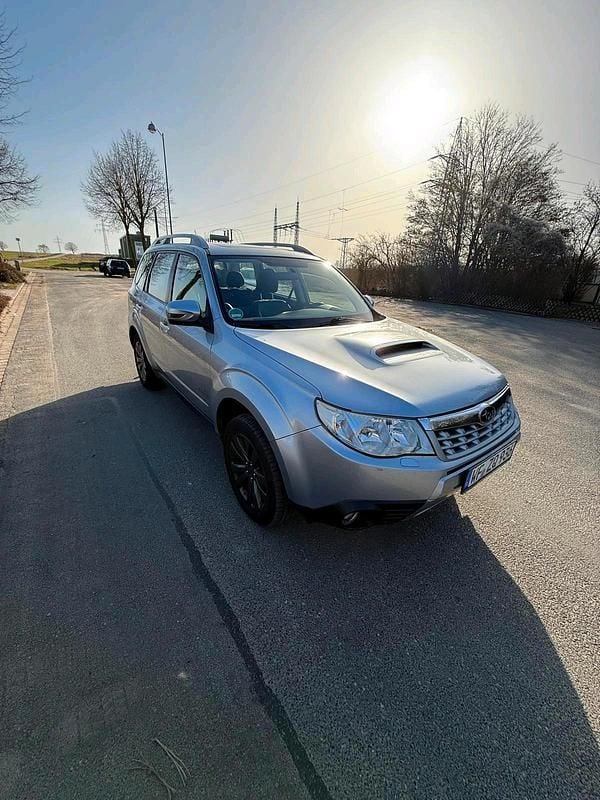Gebraucht Subaru Forester 140 PS (102 kW) 2013 Silber SUV