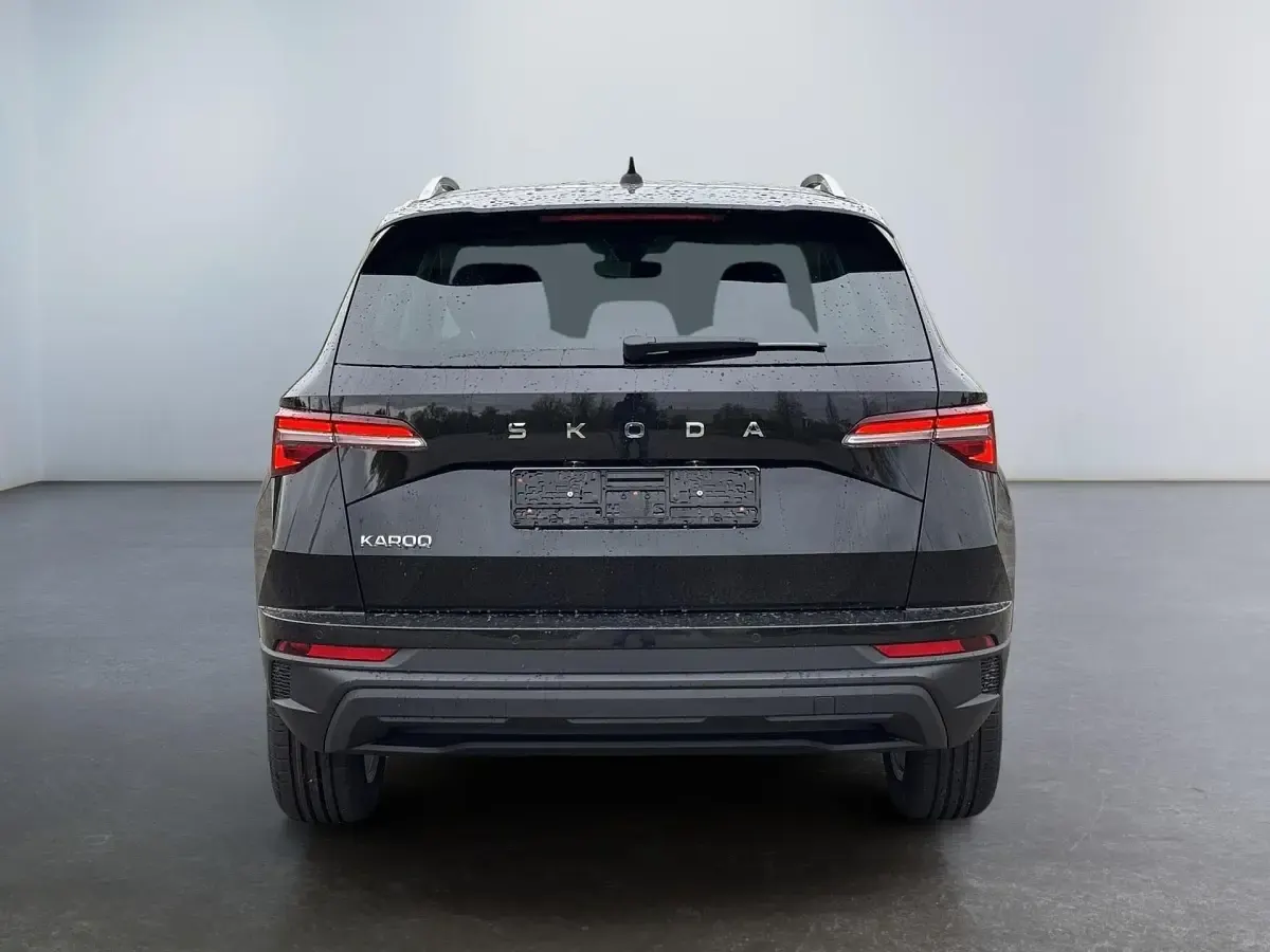 Neu Skoda Karoq 150 PS (110 kW) 2026 Graphite grau metallic SUV
