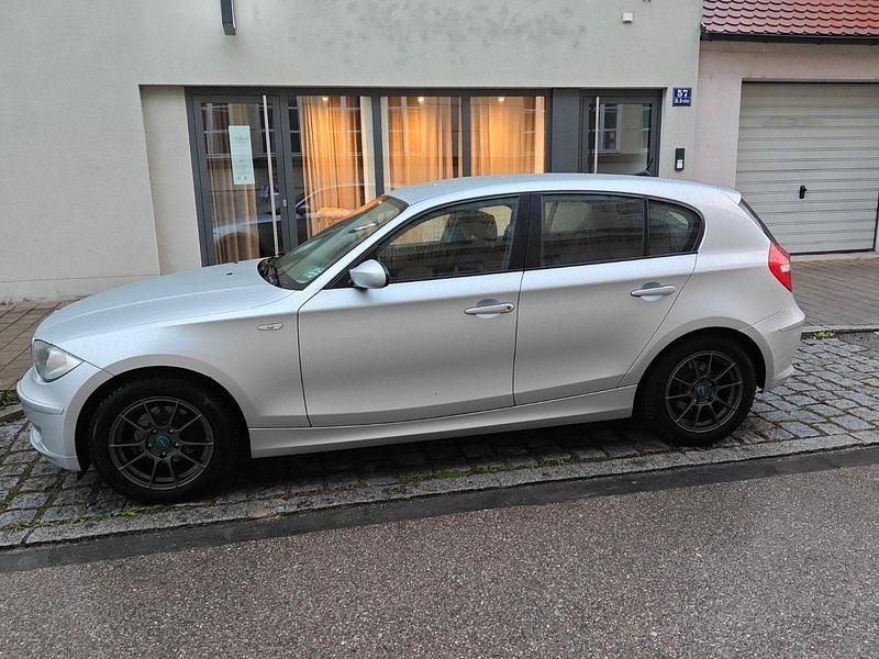 Gebraucht BMW 116 122 PS (89 kW) 2008 Grau Kleinwagen