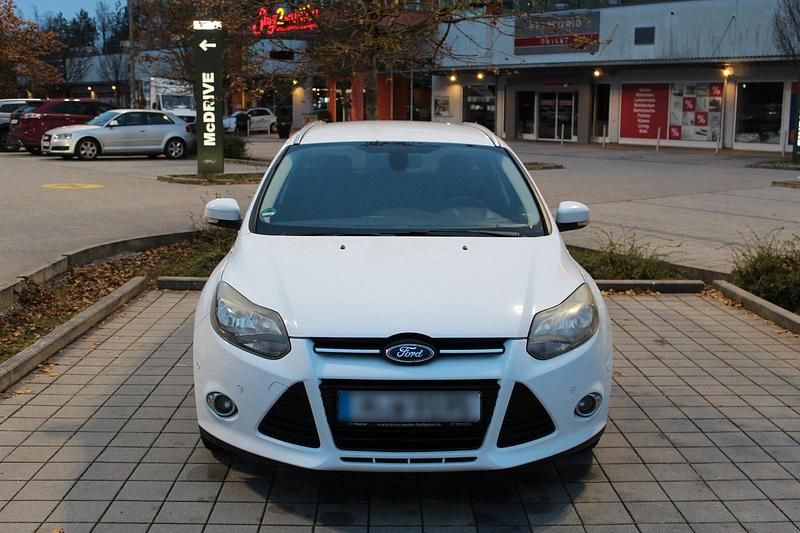 Gebraucht Ford Focus S 115 PS (84 kW) 2011 Weiß Kombi