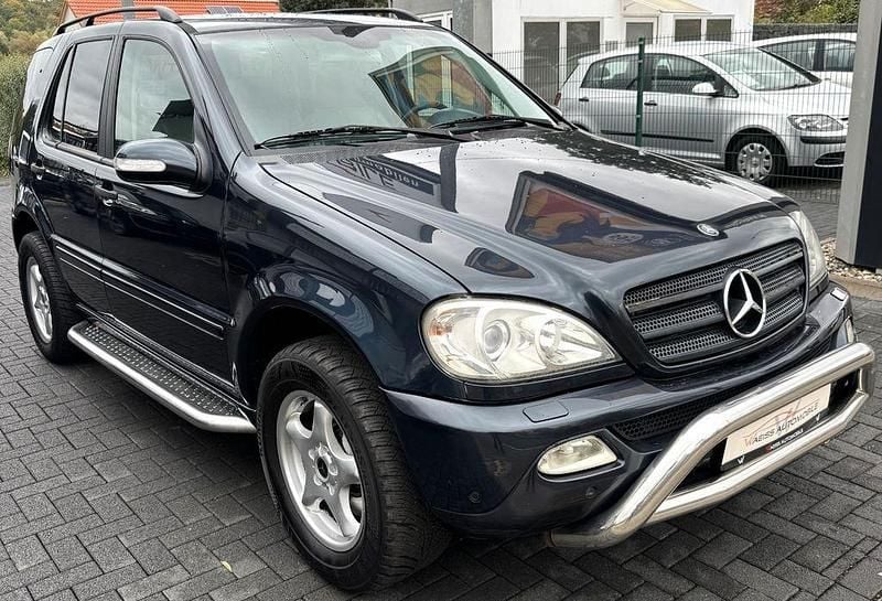 Gebraucht Mercedes ML270 163 PS (119 kW) 2003 Schwarz SUV