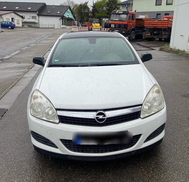 Gebraucht Opel Astra 90 PS (66 kW) 2009 Weiß Coupé