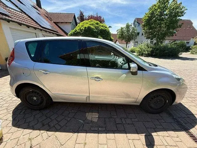 Gebraucht Renault Scénic III Dynamique 140 PS (102 kW) 2010 Grau Van / Kleinbus