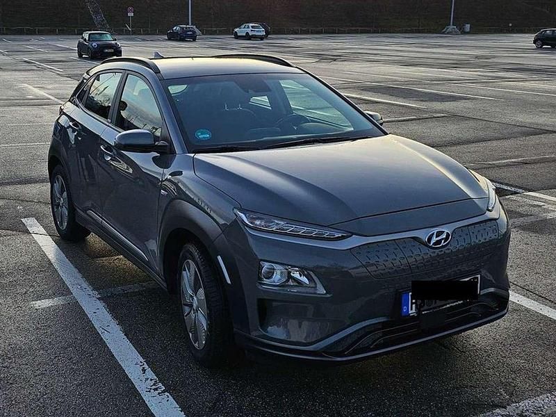 Grau Gebraucht 2020 Hyundai Kona SUV | 16.000 € (Fairer Preis) - Bild 1/4
