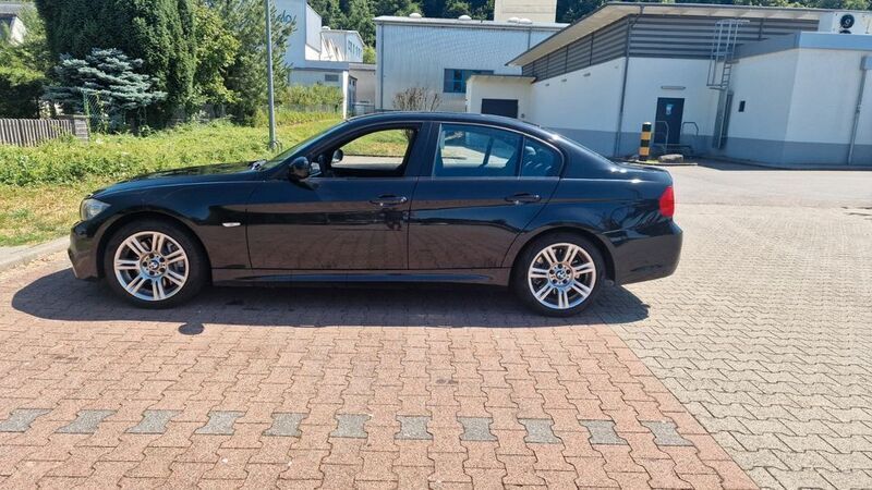 Schwarz Gebraucht 2010 BMW 335 M Sport Limousine | 9.900 € (Guter Preis) - Bild 1/4