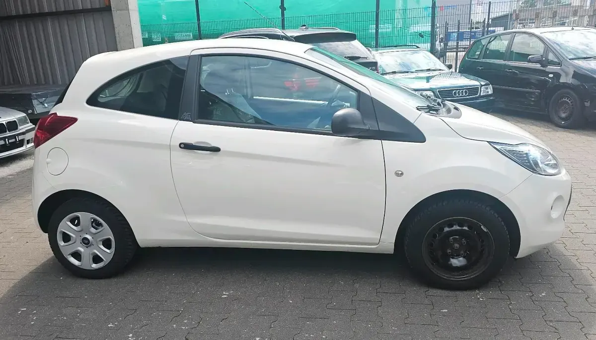 Gebraucht Ford Ka 69 PS (50 kW) 2015 Weiß Kleinwagen