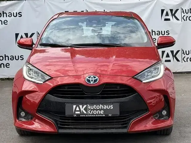 Gebraucht Toyota Yaris 116 PS (85 kW) 2022 Rot Kleinwagen